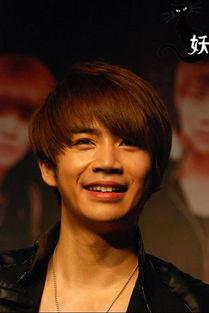 李茂现代照片,现代风采下的经典魅力